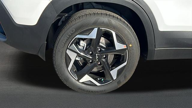 new 2025 Kia Seltos car, priced at $28,670