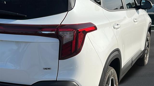 new 2025 Kia Seltos car, priced at $28,670