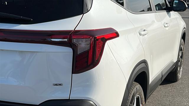 new 2025 Kia Seltos car, priced at $28,670