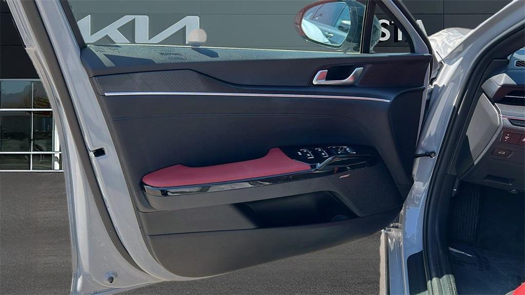 new 2025 Kia K5 car, priced at $30,306