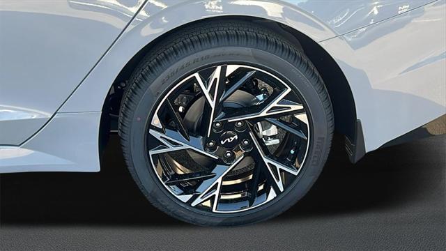 new 2025 Kia K5 car