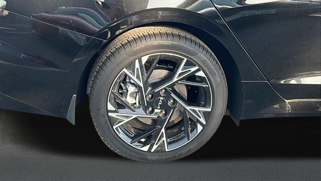 new 2025 Kia K5 car, priced at $33,205