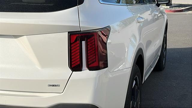 new 2025 Kia Sorento Hybrid car, priced at $49,195