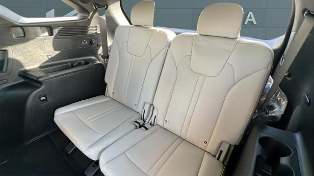 new 2025 Kia Sorento Hybrid car, priced at $49,195