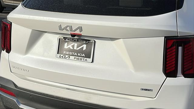 new 2025 Kia Sorento Hybrid car, priced at $49,195