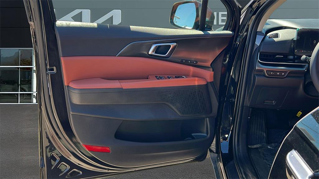 new 2026 Kia Carnival Hybrid car, priced at $51,460