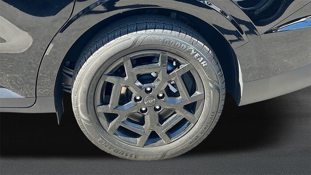 new 2026 Kia Carnival Hybrid car, priced at $51,460