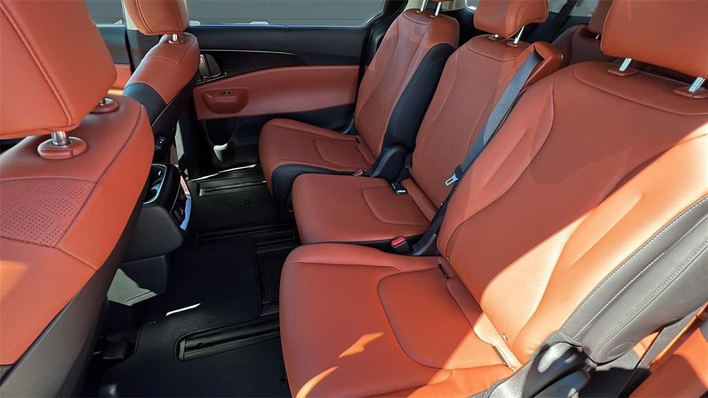 new 2026 Kia Carnival Hybrid car, priced at $51,460