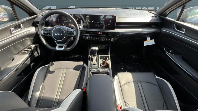 new 2025 Kia K5 car