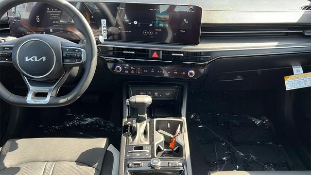 new 2025 Kia K5 car