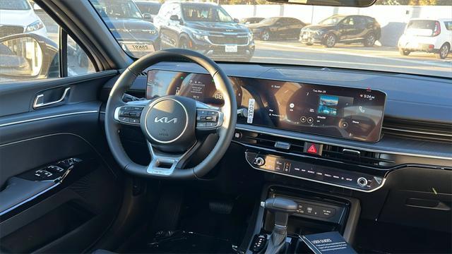 new 2025 Kia K5 car, priced at $30,200