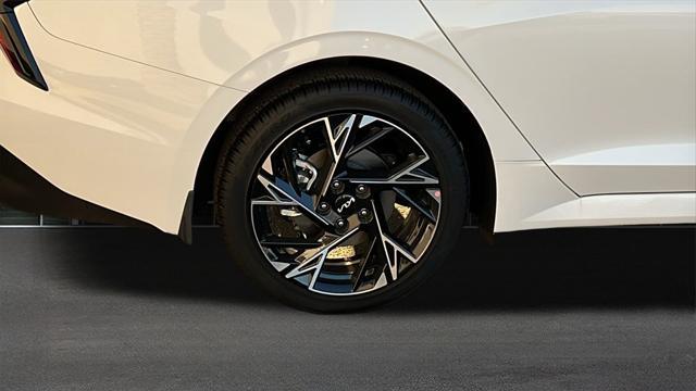 new 2025 Kia K5 car, priced at $30,200