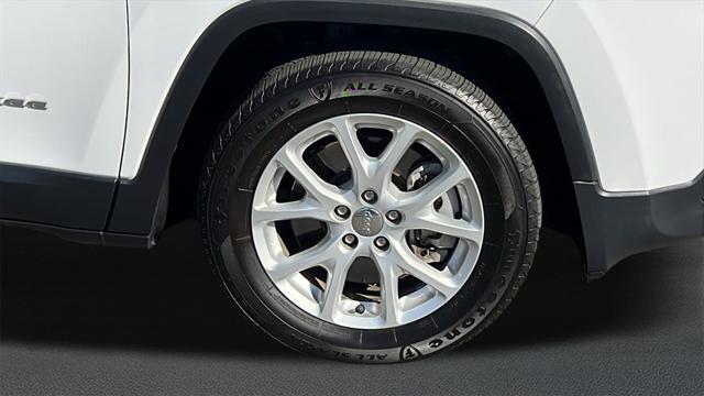 used 2018 Jeep Cherokee car, priced at $14,419