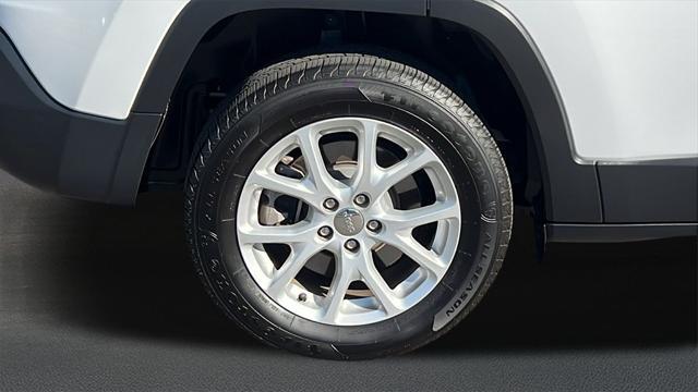 used 2018 Jeep Cherokee car, priced at $14,419