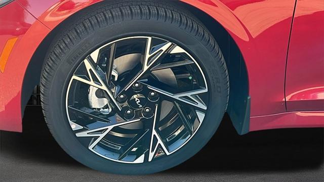 new 2025 Kia K5 car, priced at $30,560