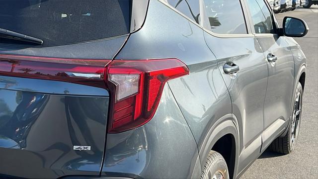 new 2025 Kia Seltos car, priced at $28,275