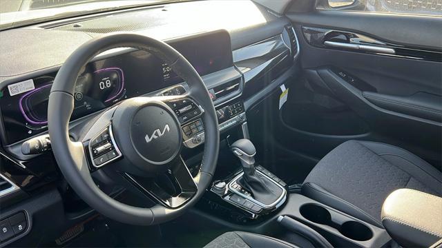 new 2025 Kia Seltos car, priced at $28,275