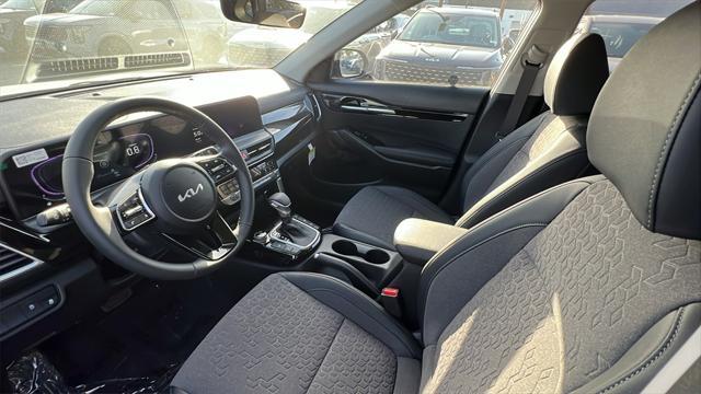 new 2025 Kia Seltos car, priced at $28,275