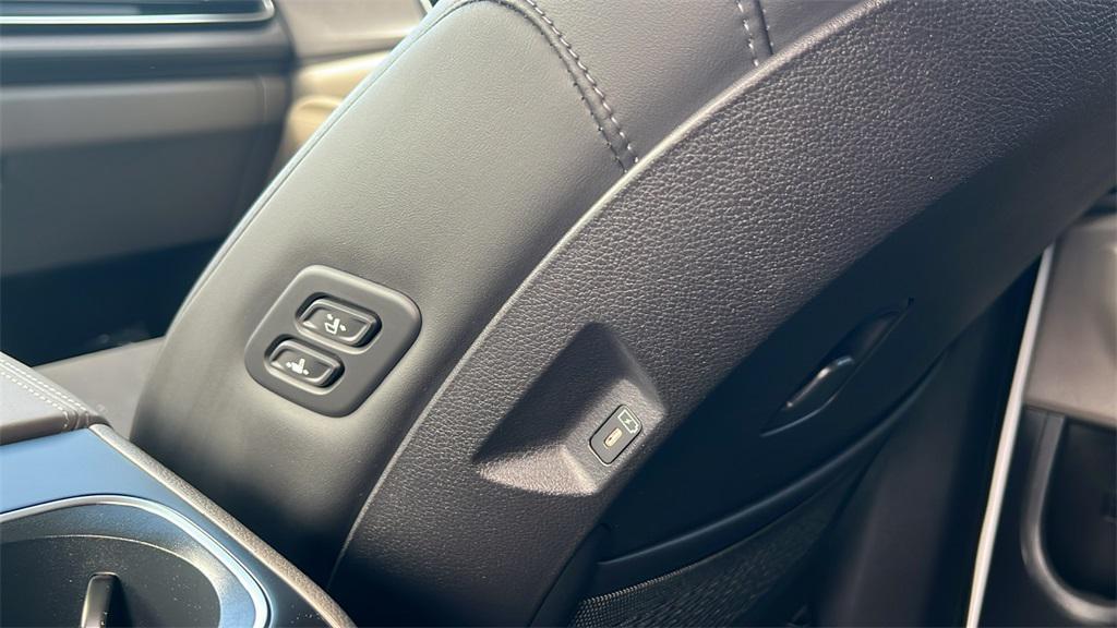 new 2026 Kia Carnival Hybrid car, priced at $50,460