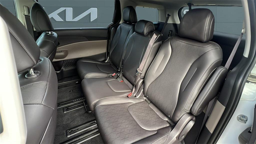 new 2026 Kia Carnival Hybrid car, priced at $50,460