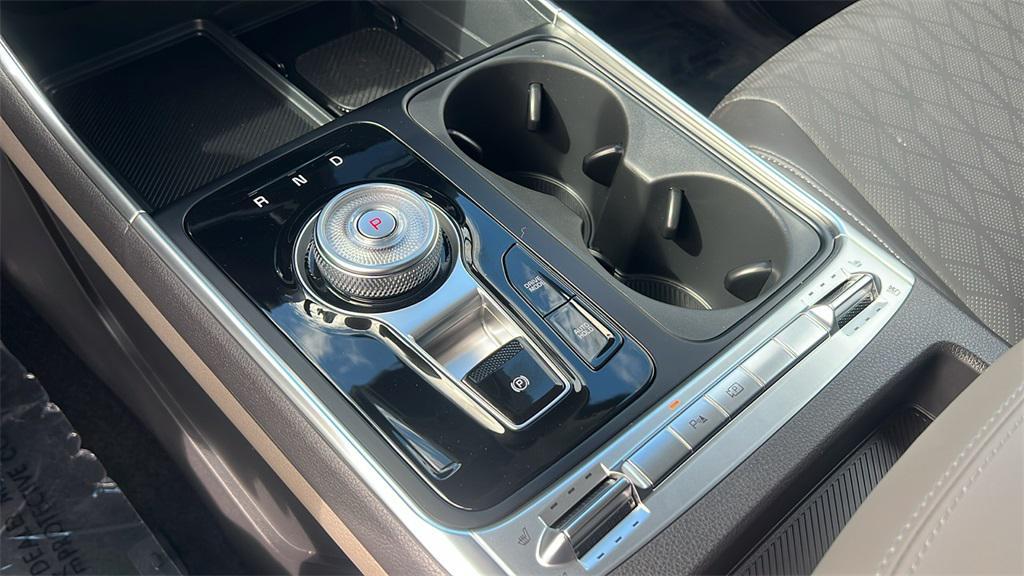 new 2026 Kia Carnival Hybrid car, priced at $50,460