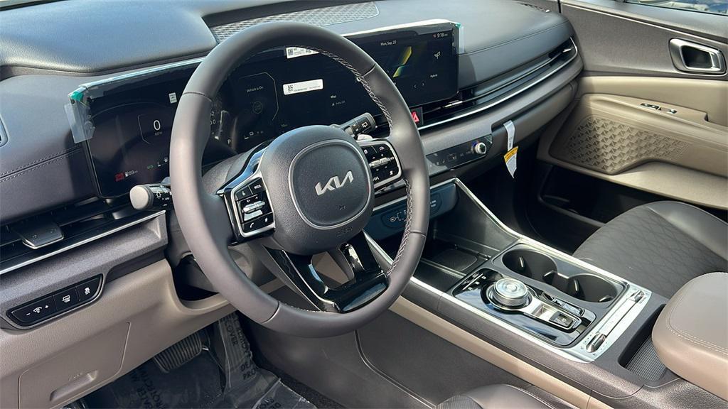 new 2026 Kia Carnival Hybrid car, priced at $50,460