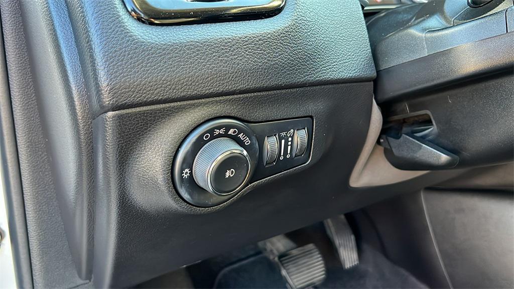 used 2020 Jeep Compass car, priced at $18,998