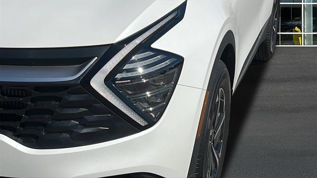 new 2025 Kia Sportage Hybrid car, priced at $30,695
