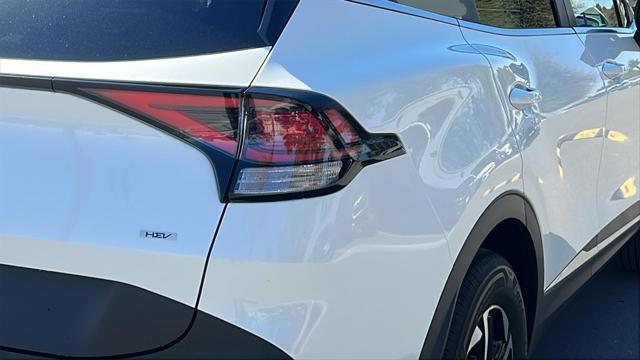 new 2025 Kia Sportage Hybrid car, priced at $30,695