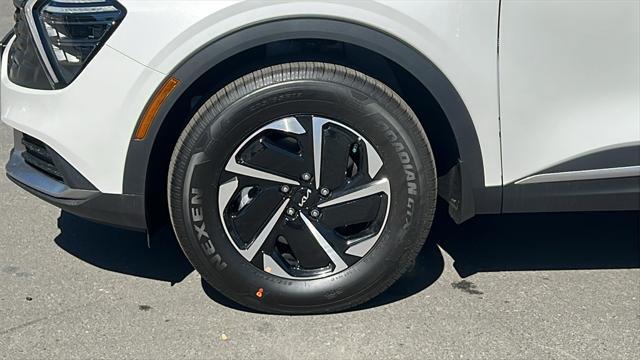 new 2025 Kia Sportage Hybrid car, priced at $30,695