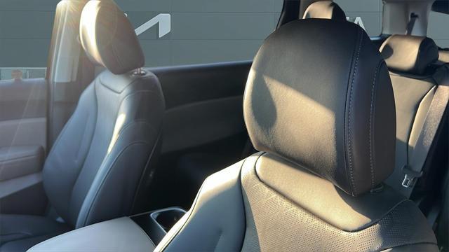 new 2025 Kia Carnival car, priced at $40,565
