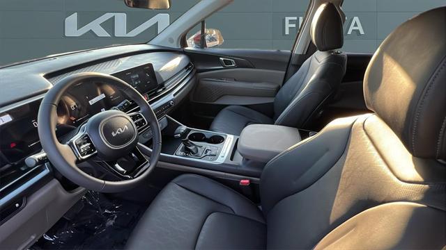 new 2025 Kia Carnival car, priced at $40,565