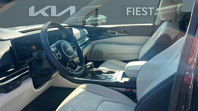 new 2025 Kia Carnival car, priced at $52,532