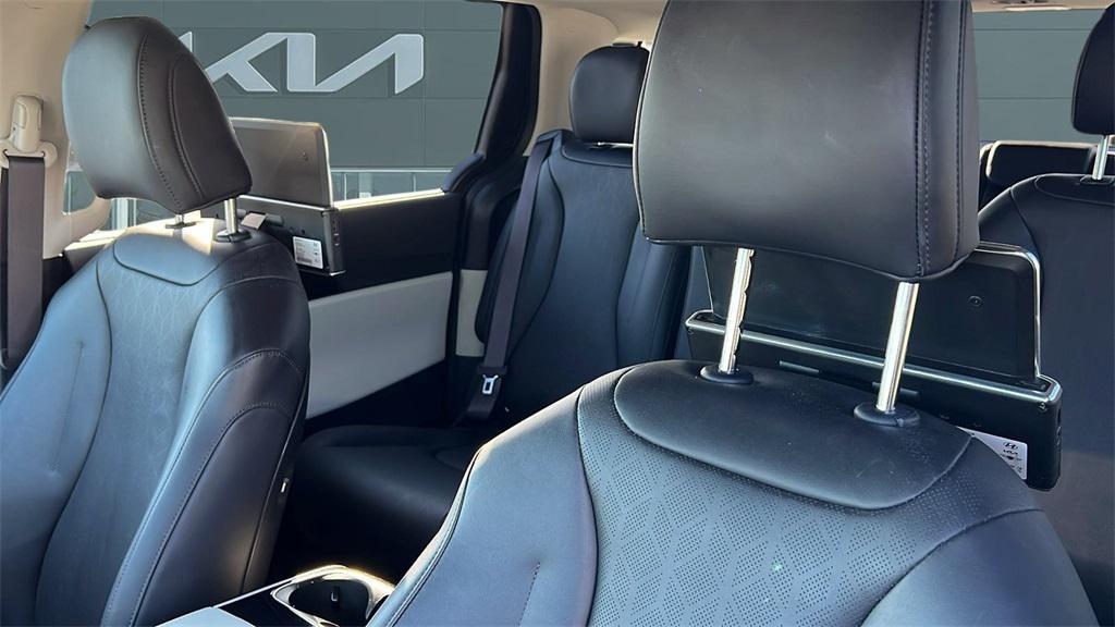 used 2024 Kia Carnival car, priced at $35,624