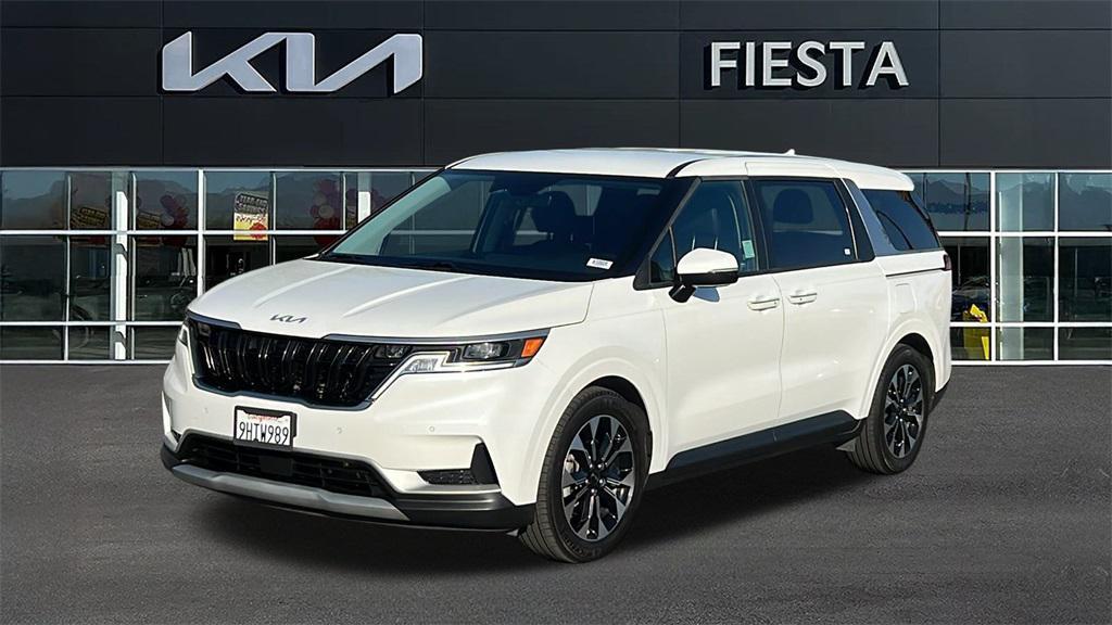 used 2024 Kia Carnival car, priced at $35,624