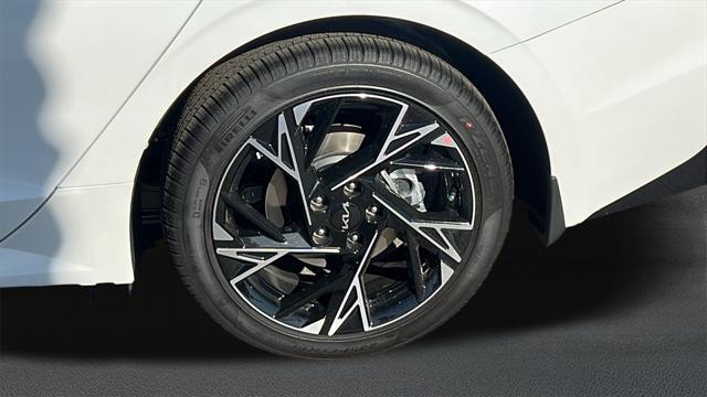 new 2025 Kia K5 car