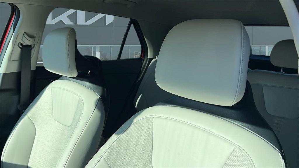 new 2025 Kia Niro car, priced at $31,970