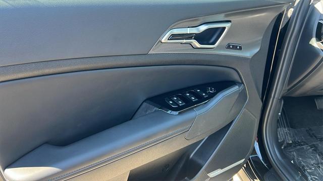 new 2025 Kia Sportage car, priced at $33,002