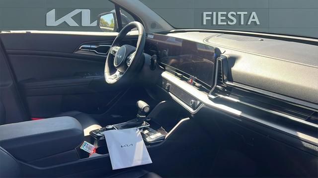 new 2025 Kia Sportage car, priced at $33,002