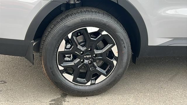new 2025 Kia Sorento car, priced at $39,205