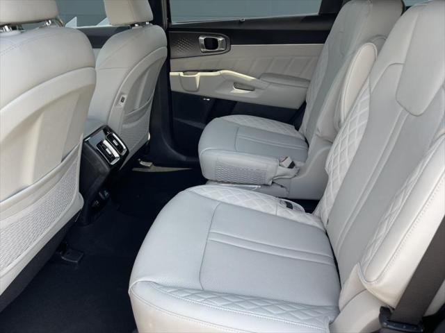 new 2025 Kia Sorento Hybrid car, priced at $47,093