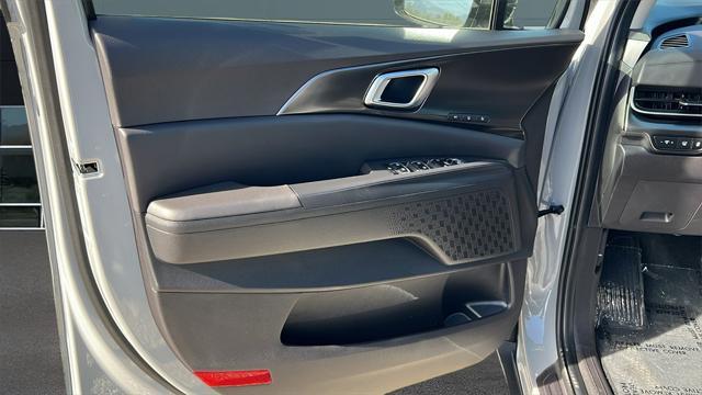 new 2025 Kia Carnival Hybrid car, priced at $51,576