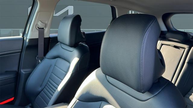 new 2025 Kia Sportage Hybrid car, priced at $39,915
