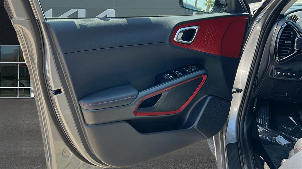 new 2025 Kia Soul car, priced at $28,060