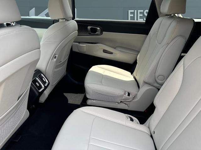 new 2025 Kia Sorento Plug-In Hybrid car, priced at $50,079