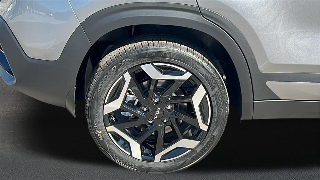 new 2026 Kia Seltos car, priced at $33,775