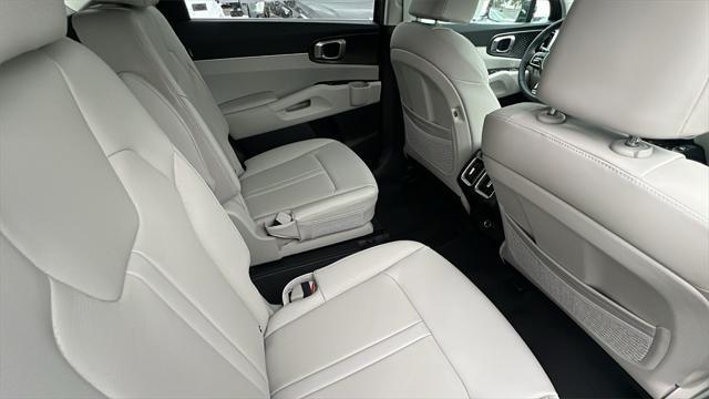 new 2025 Kia Sorento car, priced at $42,530