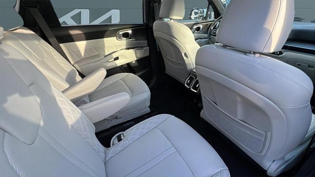 new 2025 Kia Sorento Hybrid car, priced at $48,700