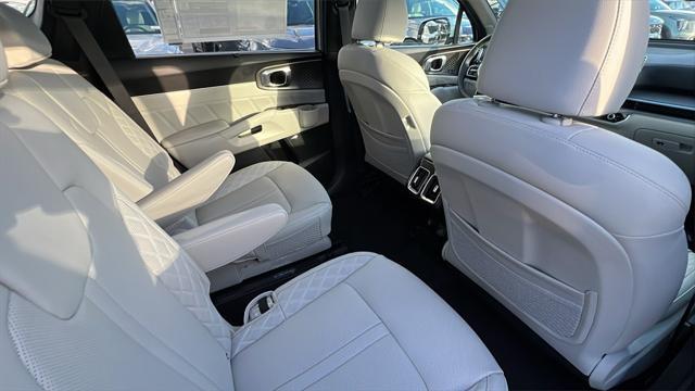 new 2025 Kia Sorento Hybrid car, priced at $48,700