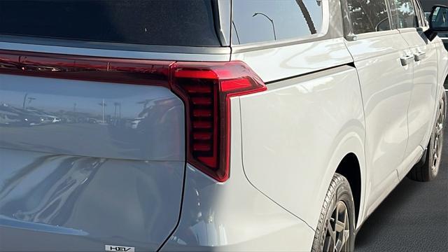 new 2026 Kia Carnival Hybrid car